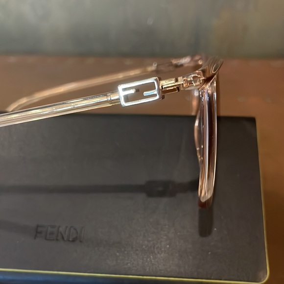 Like New Fendi Cat-Eye Gradient Sunglasses - Picture 4 of 17
